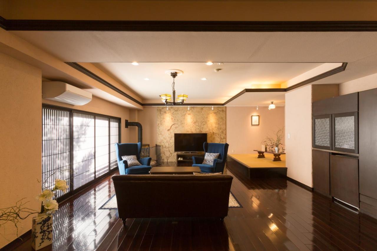 Suite with Mountain View,752627795:JPEG